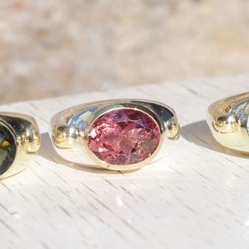 Ringe in Silber mit Goldfassung mit Grünem Turmalin, Rosa Turmalin und Aquamarin