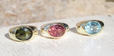 Ringe in Silber mit Goldfassung mit Grünem Turmalin, Rosa Turmalin und Aquamarin