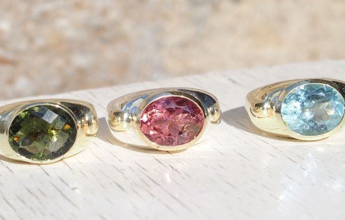 Ringe in Silber mit Goldfassung mit Grünem Turmalin, Rosa Turmalin und Aquamarin
