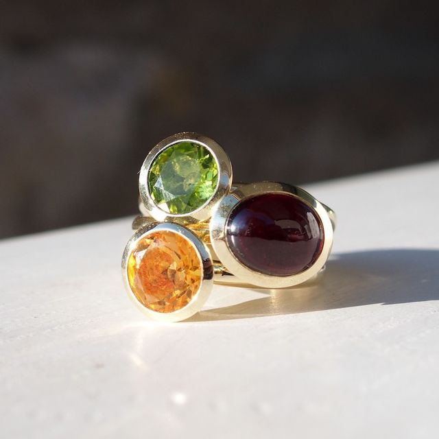 Ringe in Gelbgold mit Peridot, Granat und Citrin